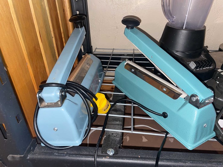 #6349-•-shelf-contents-image-10