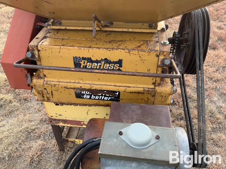 peerless-grain-grinder-w/6"-loading-auger-image-18