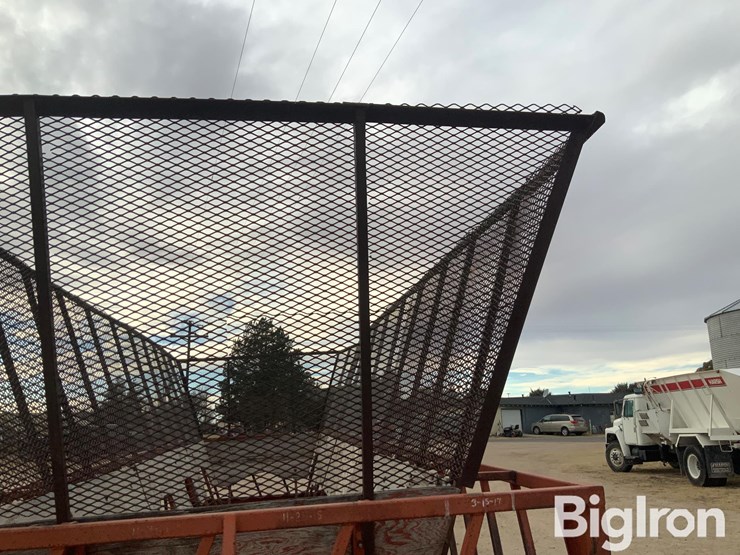 econo-grazer-bale-feeder-wagon-image-11