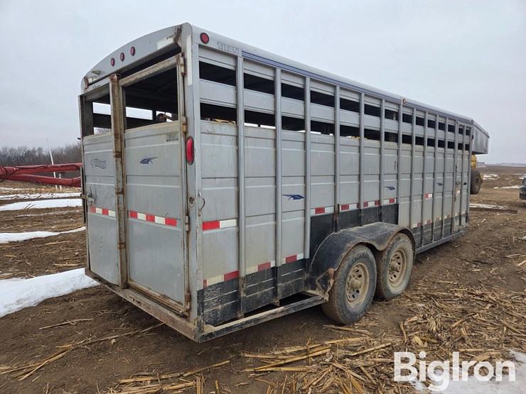 2000-titan-trailer-image-5