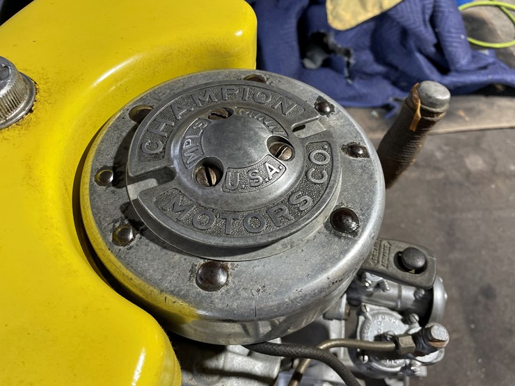 #3820-•-champion-vintage-outboard-boat-motor-image-8