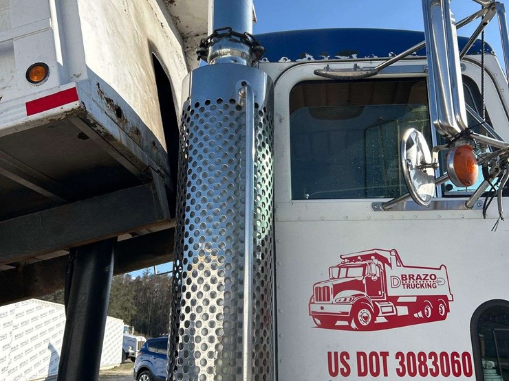 2001-peterbilt-379-image-34