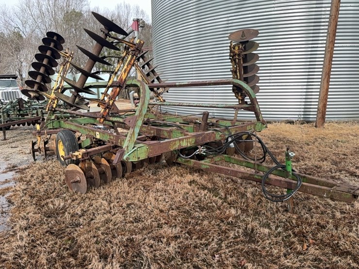 john-deere-230-image-2