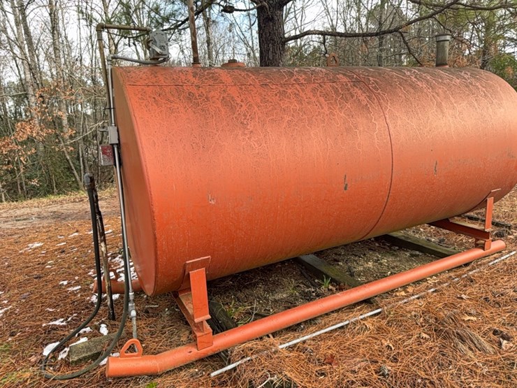 2023-2000-gal-fuel-tank-on-skids,-5-ft-x-12-ft-with-pump;-located-at-7241-roxbury-rd,-charles-city,-va,-please-call-804.837.9940-or-804.651.4404-with-questions-image-10