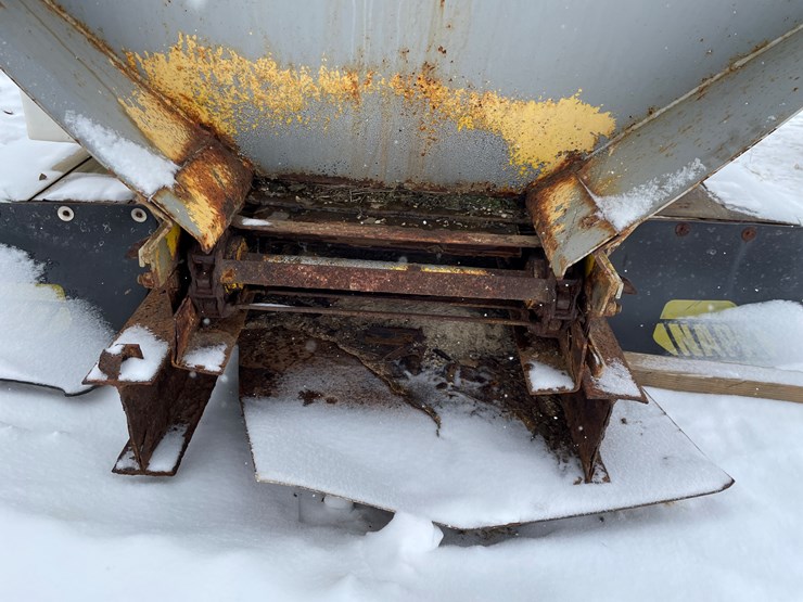 #3773-•-truck-mounted-salter/sander-with-brine-tanks-image-25