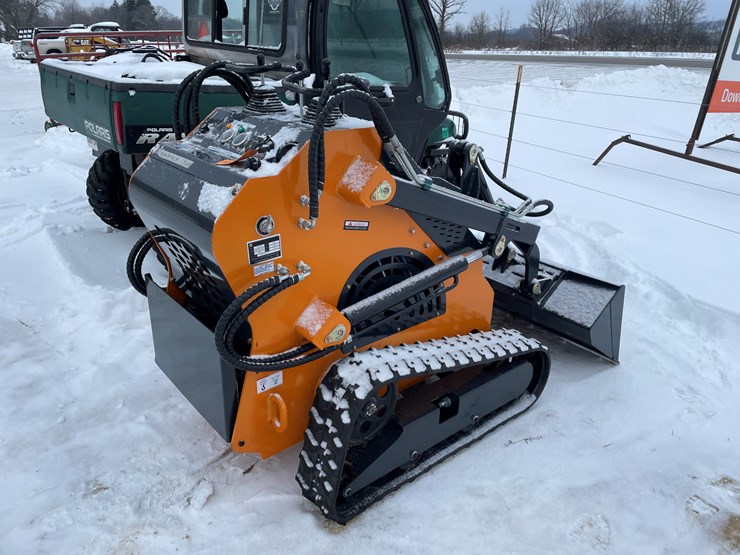 #307-•-new-land-hero-mini-skid-loader-image-5