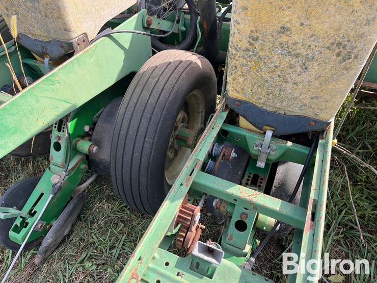 john-deere-7200-image-14
