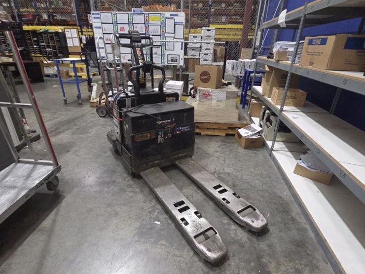 1998-crown-pe3520-60-image-2