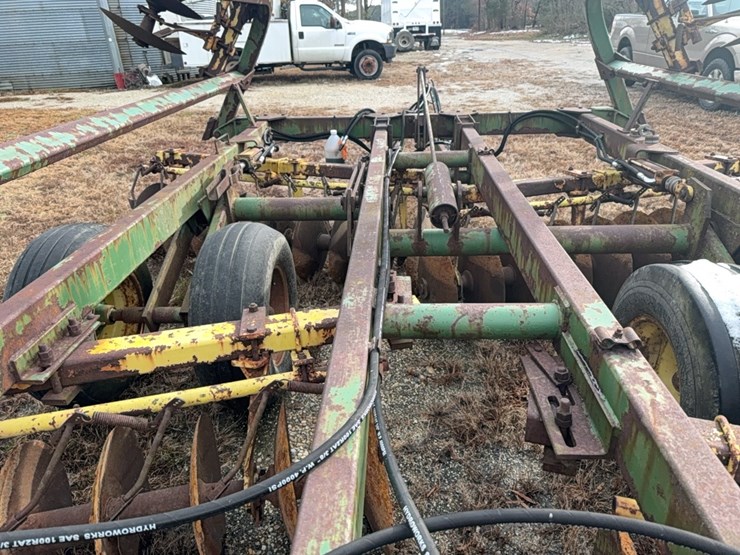 john-deere-230-image-53