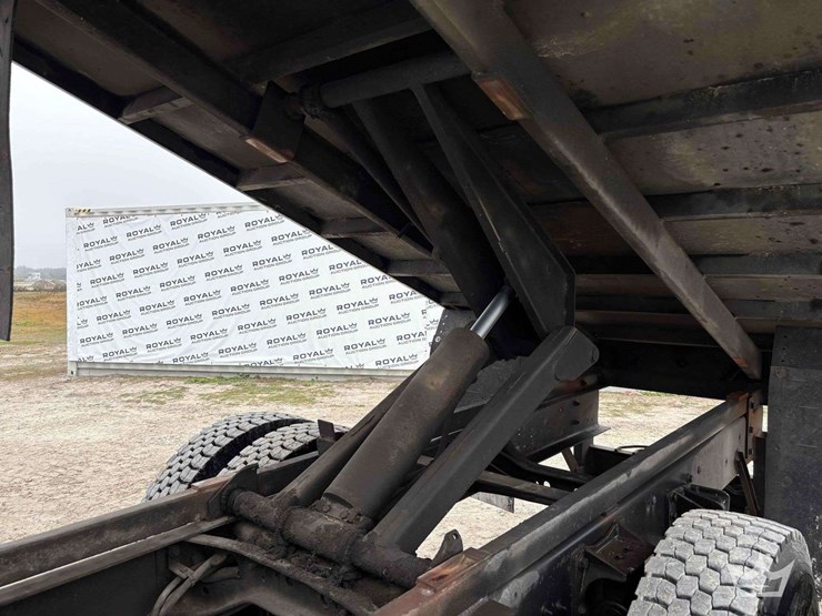 2007-international-durastar-4300-image-44