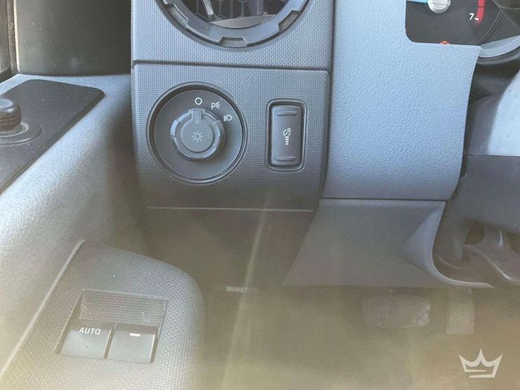 2012-ford-f-250-pickup-truck-image-16