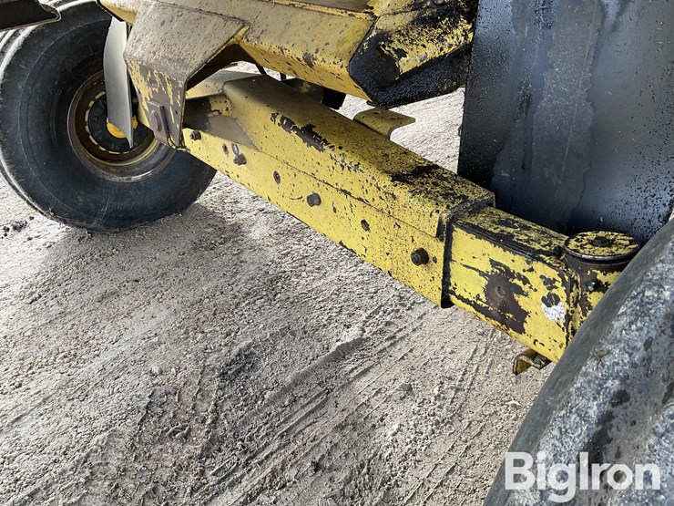 1982-new-holland-tr75-image-13