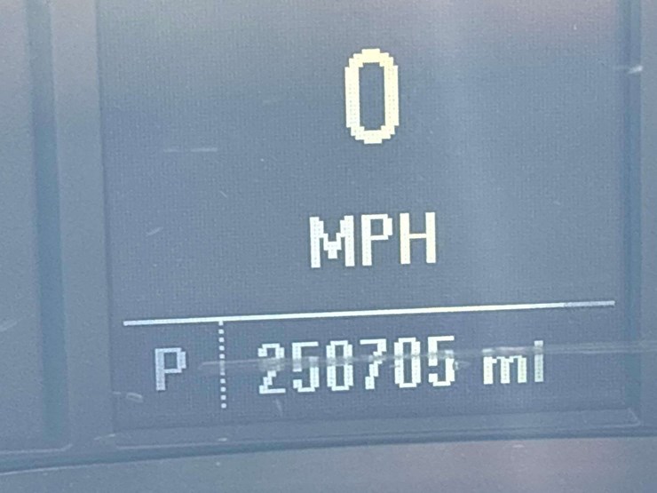 2018-chevrolet-silverado-3500hd-image-13