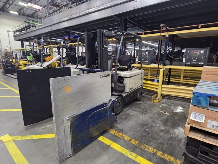 2006-crown-fc4020-55-image-1