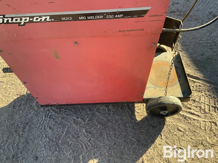 snap-on-ya212-230-amp-mig-welder-image-10
