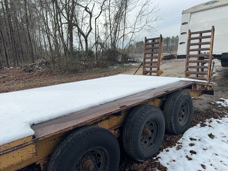 intl-trailer,-6-wheel,-18-ft-flat-with-4-ft-ramps;-located-at-7241-roxbury-rd,-charles-city,-va,--please-call-804.837.9940-or-804.651.4404-with-questions-image-19