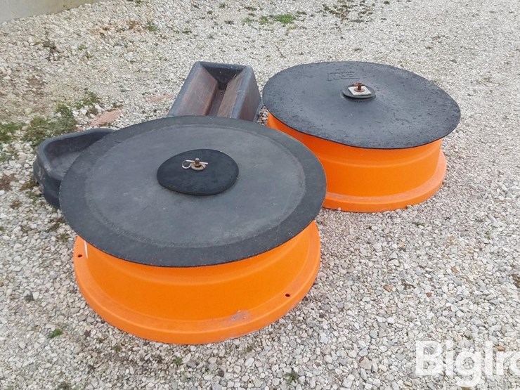 b-w-poly-mineral-feeders-image-5