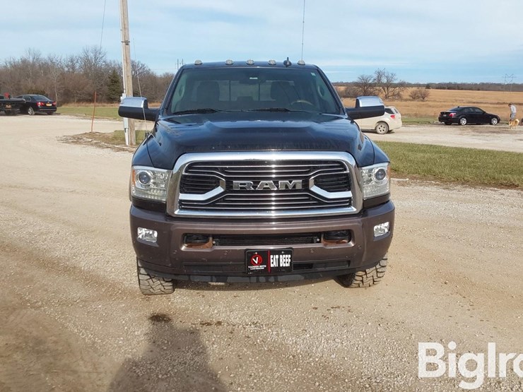 2018-dodge-2500-image-2