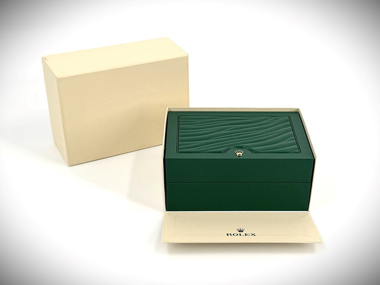 #1-•-rolex-oyster-perpetual-datejust-watch-orig-box---like-new-image-3