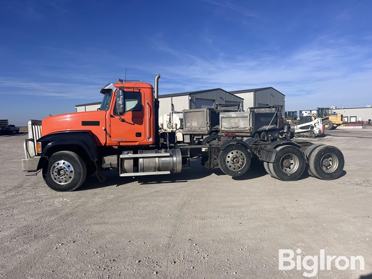 2016-mack-pinnacle-chu613-image-8