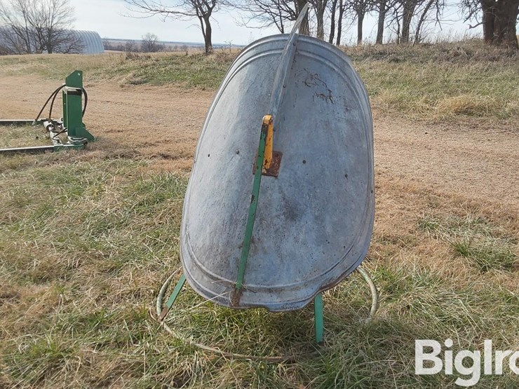 co-op-mineral-feeder-image-6