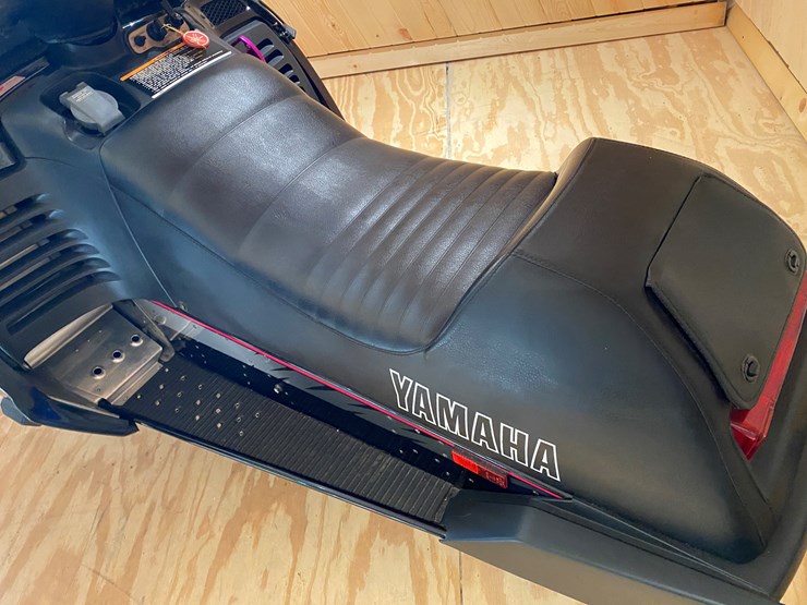 #3790-•-1992-yamaha-v-max-4-snowmobile-image-16