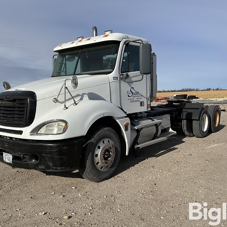 2005 FREIGHTLINER COLUMBIA 120