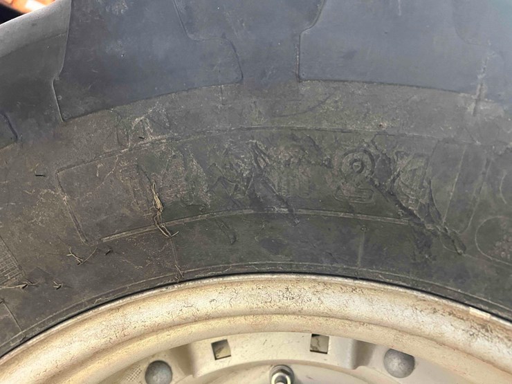 2014-case-farmall-115u-tractor-image-33