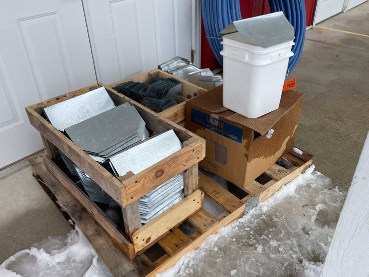 #3541-•-pallet-of-bucket-covers-image-3