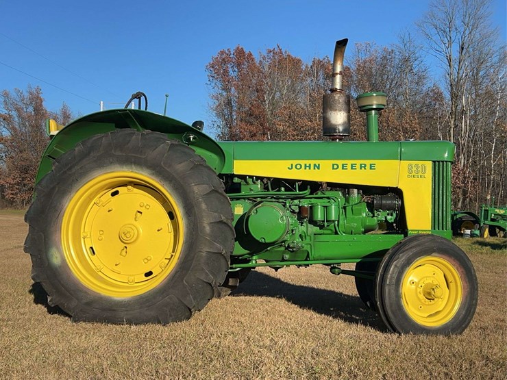 1960-john-deere-830-image-2