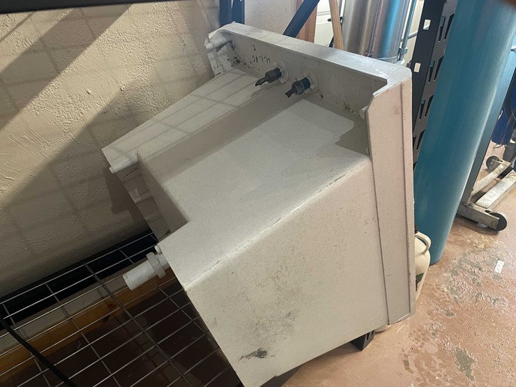 #6198-•-utility-sink-image-9