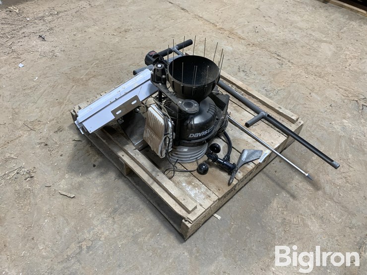 davis-vantage-pro-2-weather-station-&-soil-tools-image-3