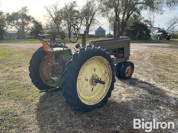 john-deere-b-image-5