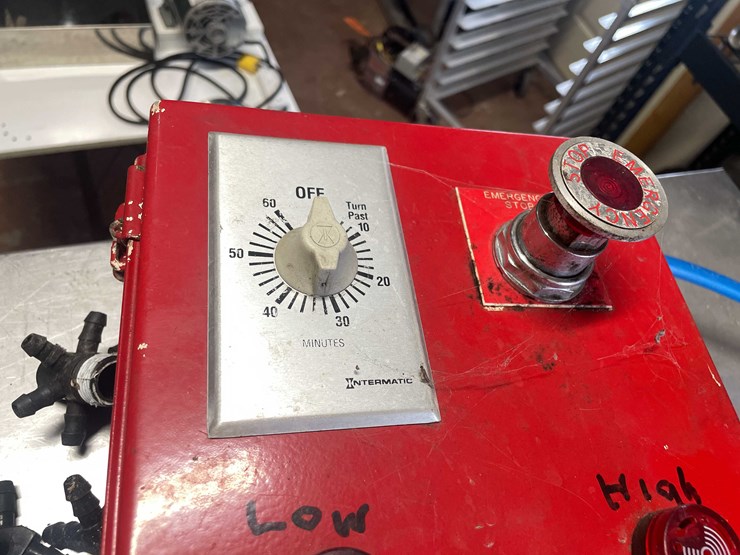 #6180-•-cdl-stainless-steel-tank-with-high-and-low-gauges-image-6