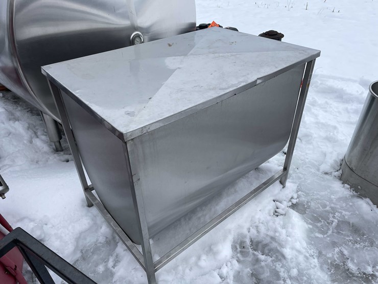 #3524-•-stainless-steel-tank-image-3