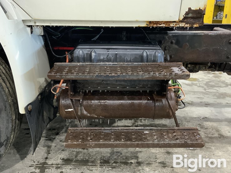 2013-international-4400-image-18