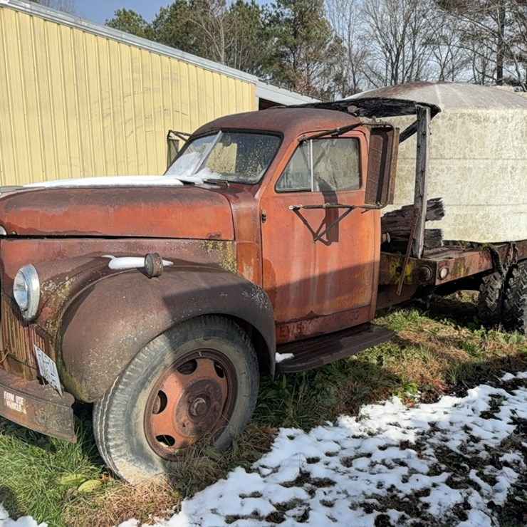 1947 STUDEBAKER, 6 WHEEL GRAIN, CATTLE SIDES, NOT RUNNING; LOCATED AT 7241 ROXBURY RD, CHARLES CITY, VA, PLEASE CALL 804.837.9940 OR 804.651.4404 WITH QUESTIONS