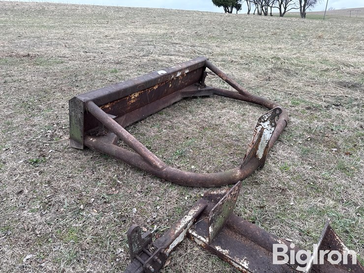 international-806-image-7