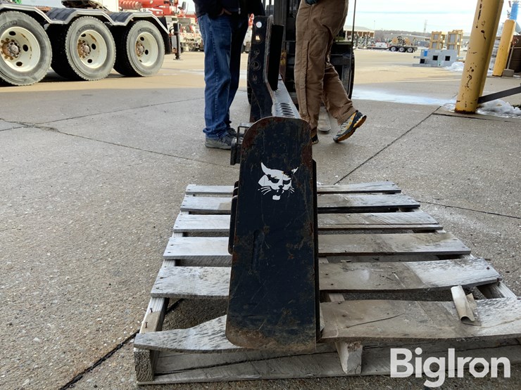 bobcat-skid-steer-3-pt-hitch-attachment-image-8