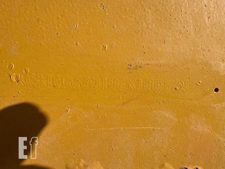 2018-caterpillar-320-image-17