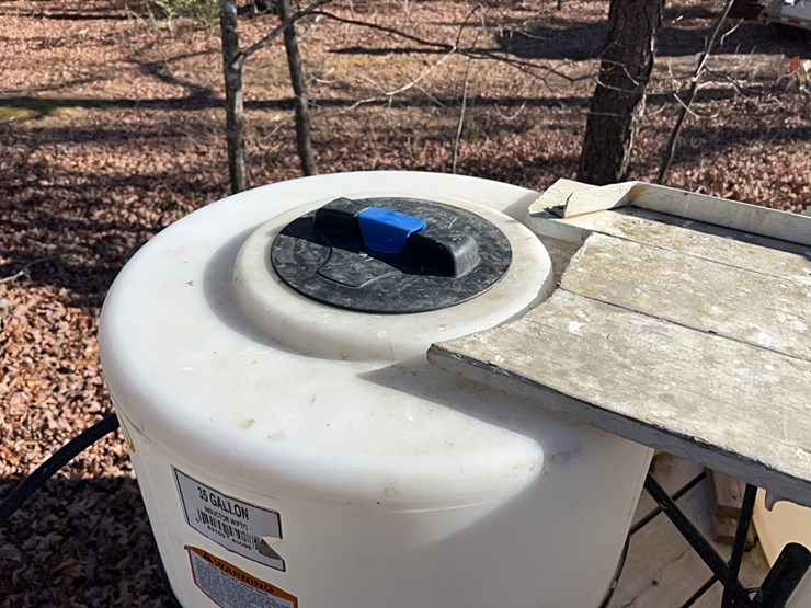 35-gallon-chemical-induction-poly-tank;-located-at-7241-roxbury-rd,-charles-city,-va,-please-call-804.837.9940-or-804.651.4404-with-questions-image-3