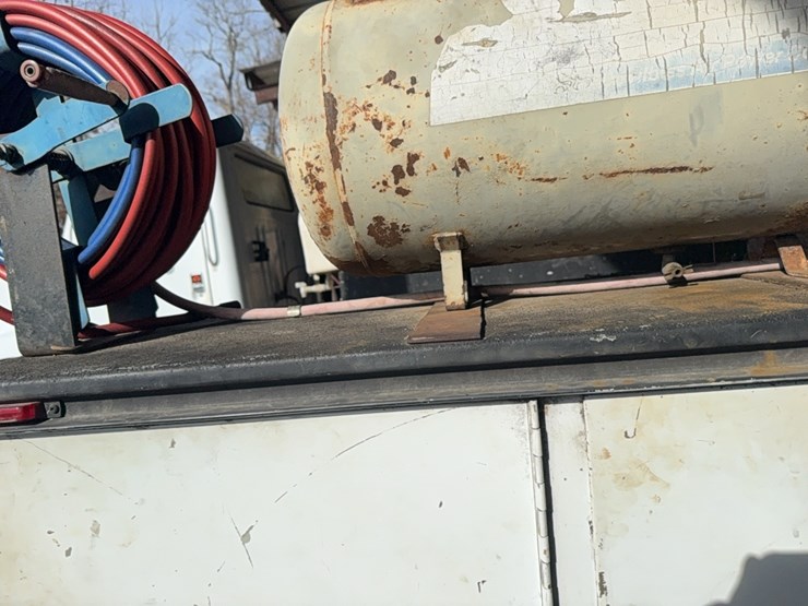 2004,-f-350-xl-service-truck,-8-ft,-diesel-6.0,-title-in-hand;-located-at-7241-roxbury-rd,-charles-city,-va,-please-call-804.837.9940-or-804.651.4404-with-questions-image-21