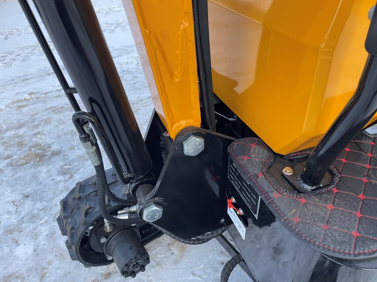 #203-•-miva-va13-mini-excavator-image-24