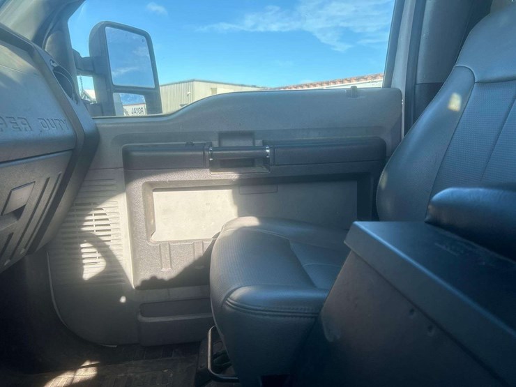 2012-ford-f550-image-17