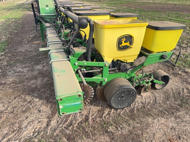 john-deere-1725-image-35