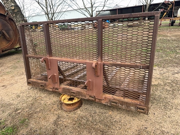 limb-forks-with-brush-guard-set-up-for-john-deere-loader-image-15