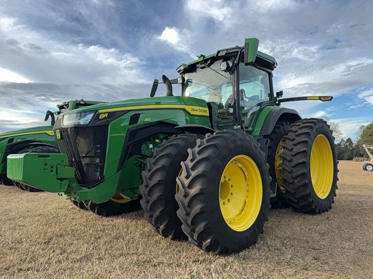 2022-john-deere-8r-410-image-1