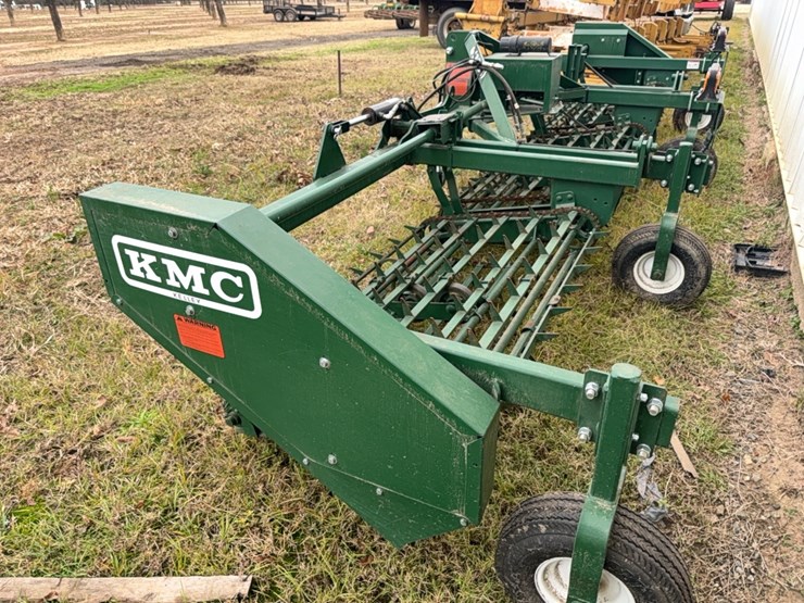 kmc-six-row-peanut-lifter/fluffer-￼-design-for-36–38-rows-image-8