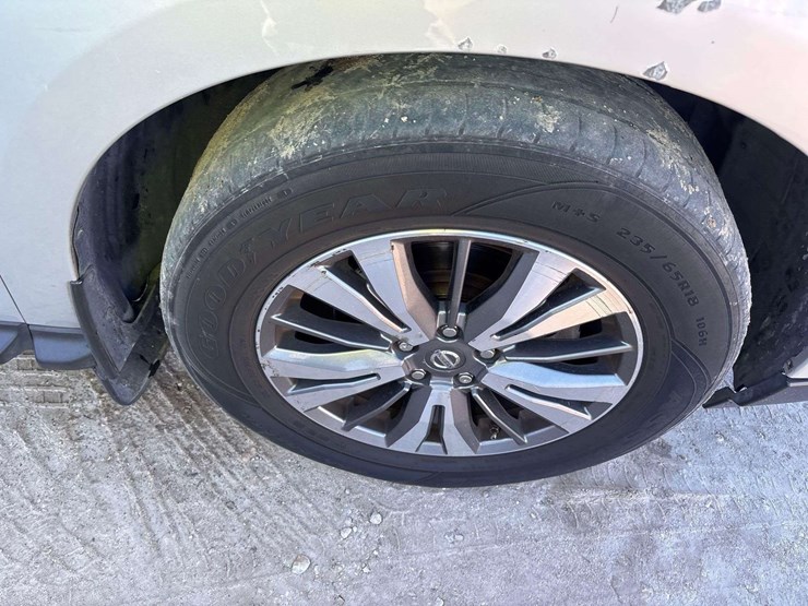 2017-nissan-pathfinder-image-25