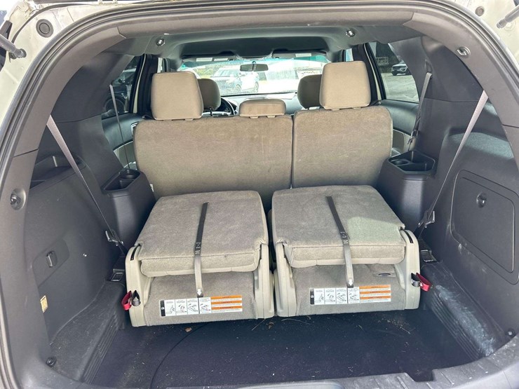 2014-ford-explorer-image-23